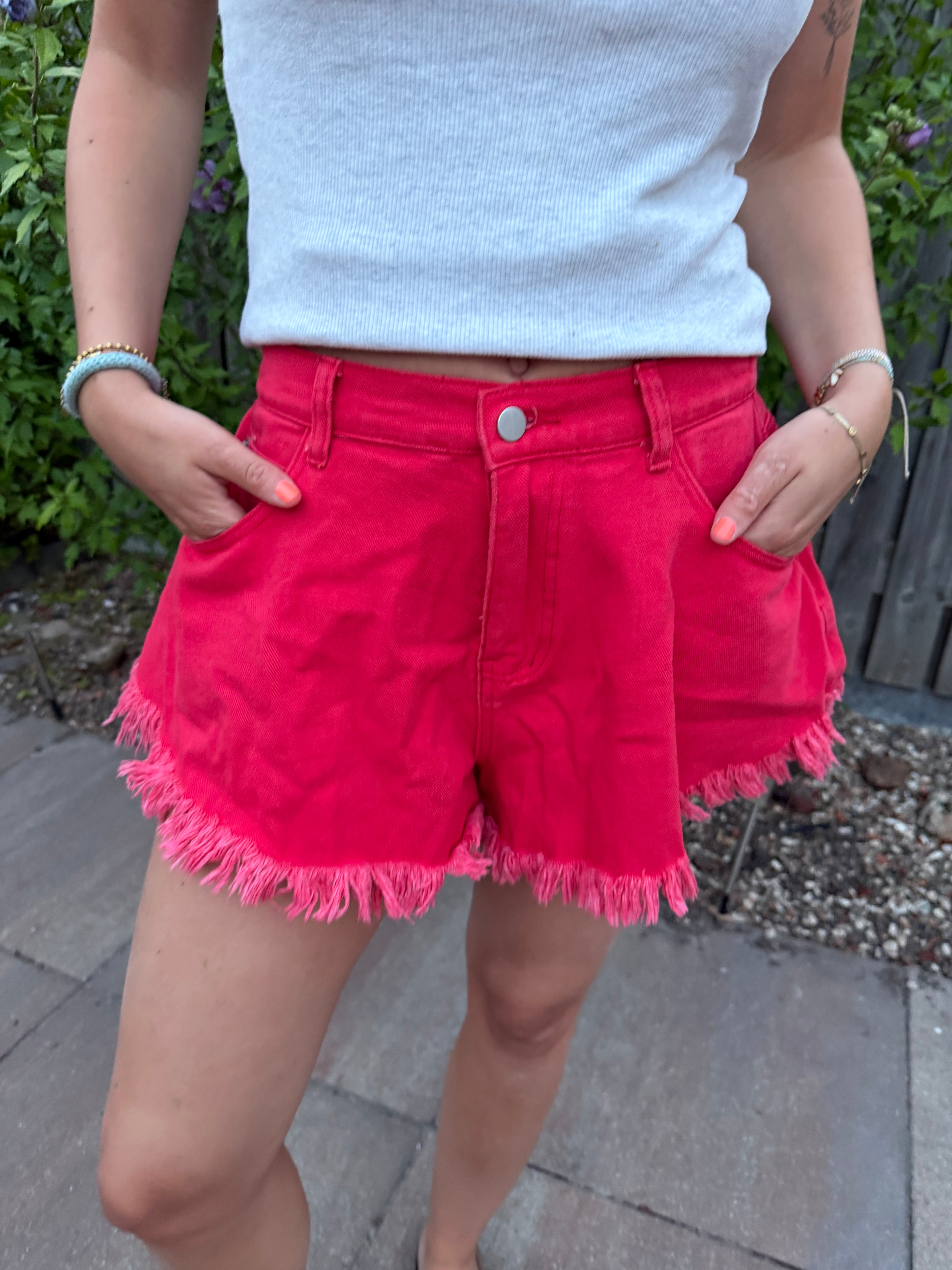 Rood shortje
