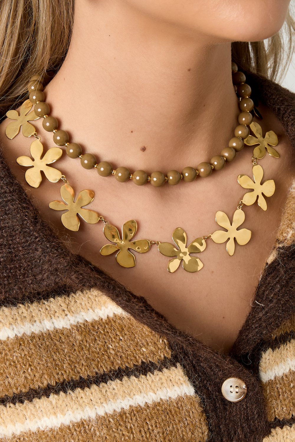 Flower necklace